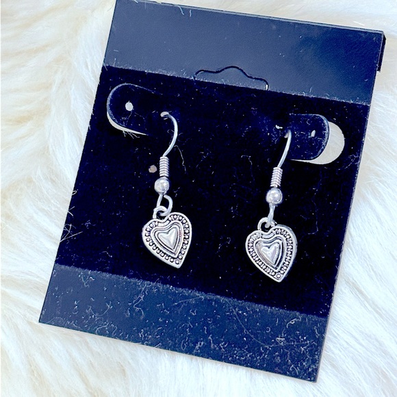 🆕Beautiful Antique Silver Textured Heart Charm Dangle Fishhook Earrings: L♥️VE - Picture 3 of 16